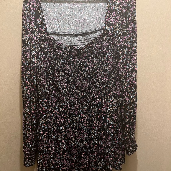 torrid Tops - Torrid Size 1 1x Black Floral Long Sleeve Top
